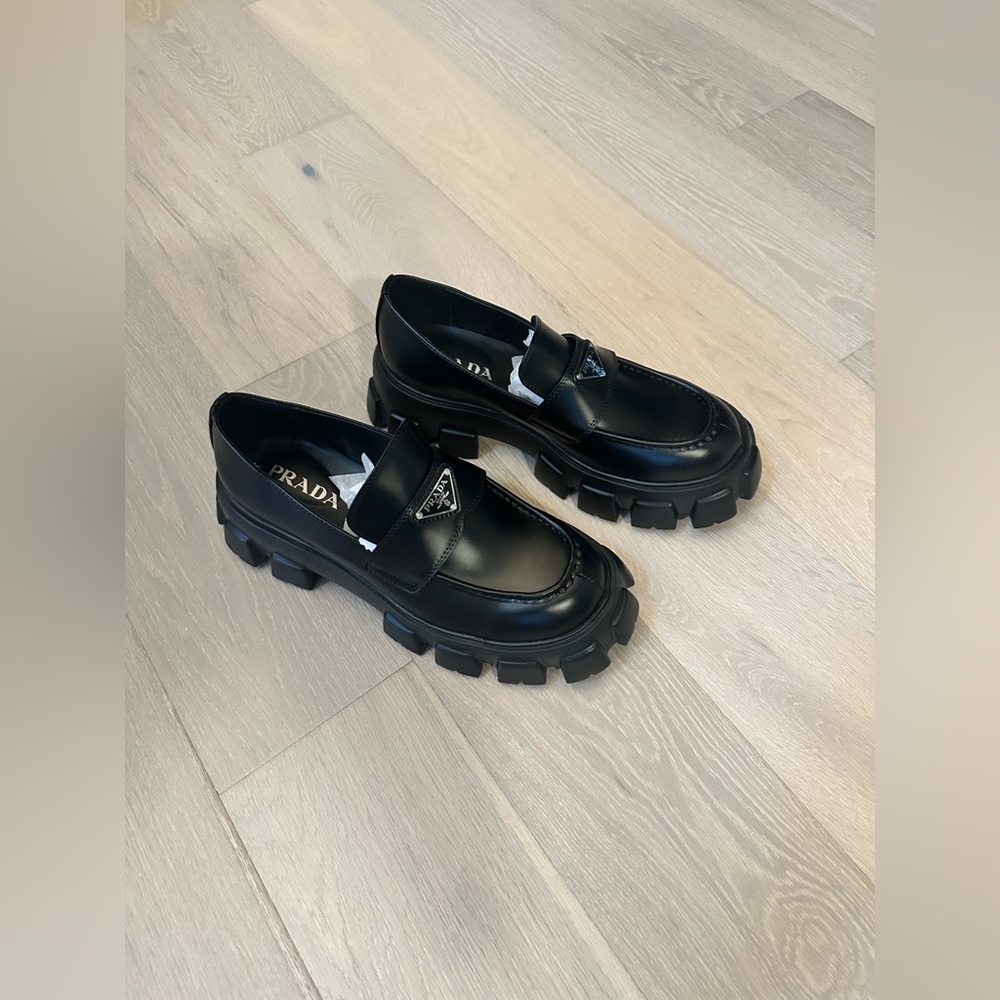 BRAND NEW PRADA CHUNKY MONOLITH LOGO LOAFERS